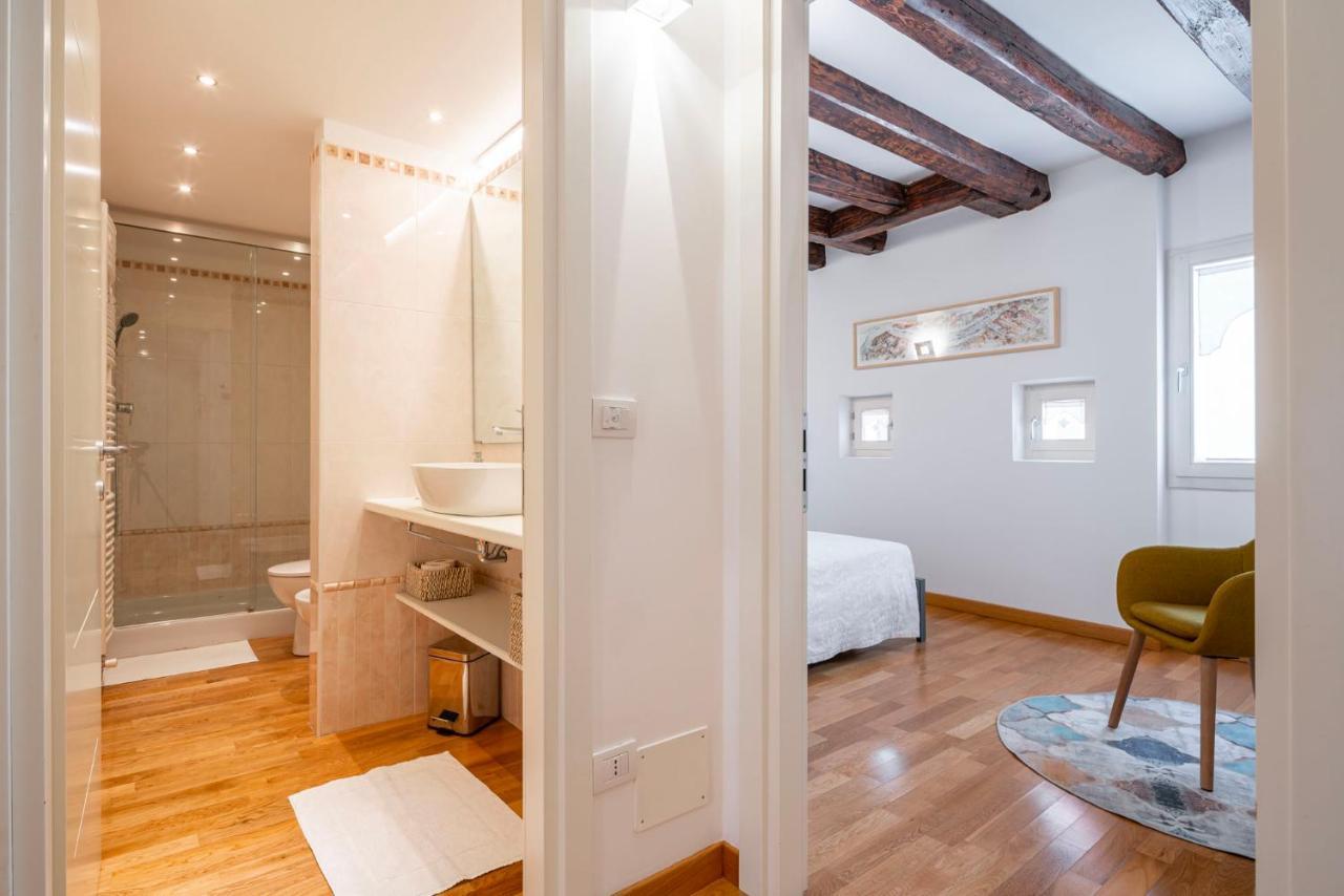 Ca' Laura - San Marco Canal View Apartman Velence Kültér fotó